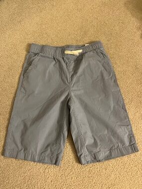 Boys The Children’s Place gray shorts.. FREE T-SHIRT WITH PURCHASE